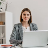 Yasmeen Tano, Web designer